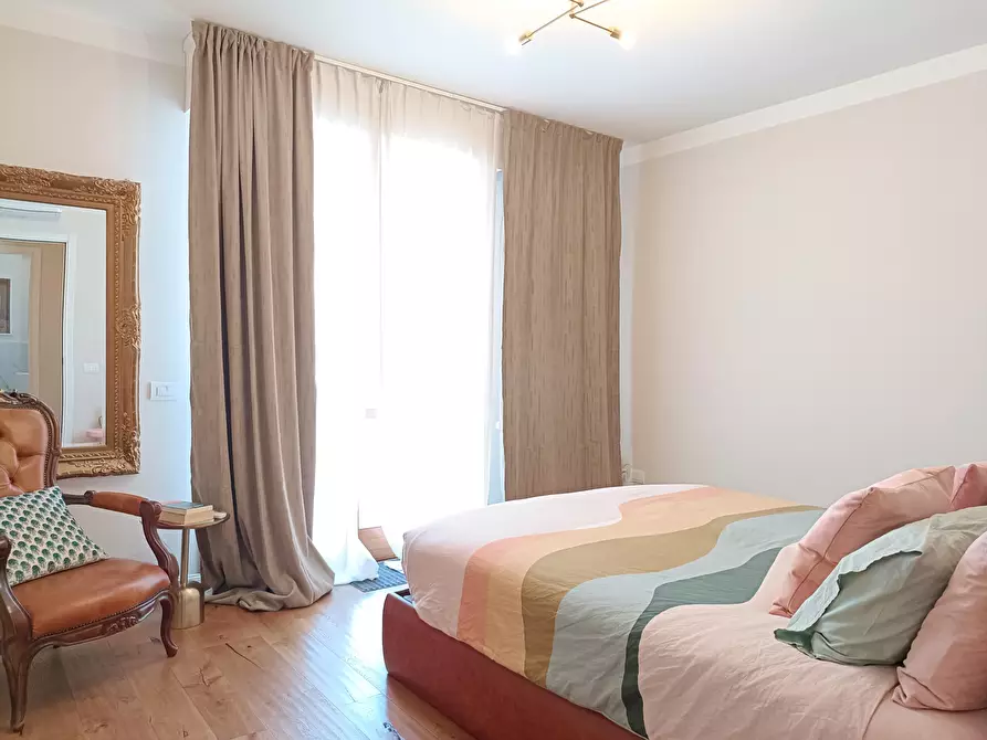 Immagine 25 di Mansarda in vendita  a Capraia E Limite