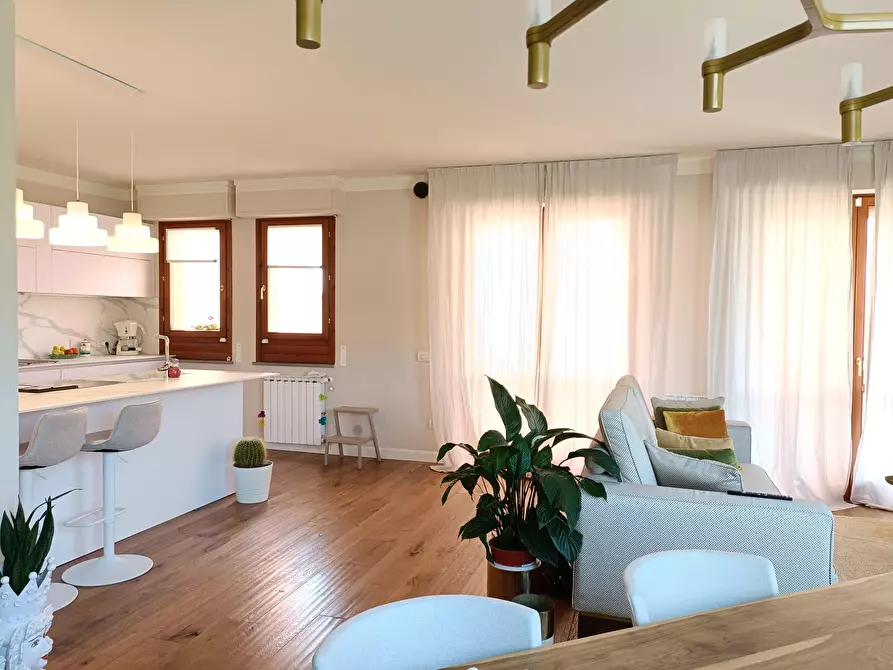 Immagine 7 di Mansarda in vendita  a Capraia E Limite