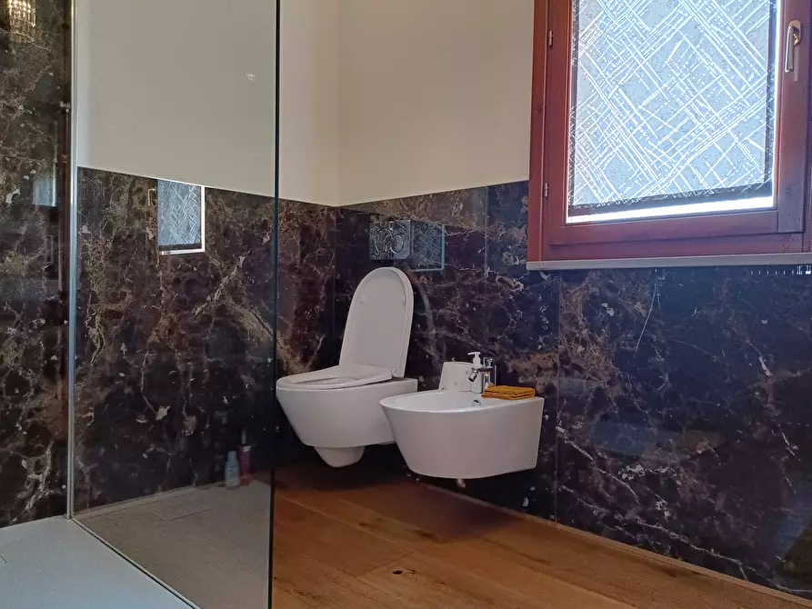 Immagine 33 di Mansarda in vendita  a Capraia E Limite