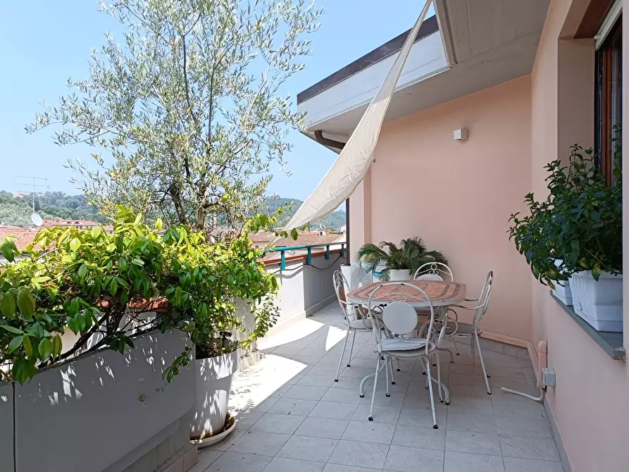 Immagine 3 di Mansarda in vendita  a Capraia E Limite