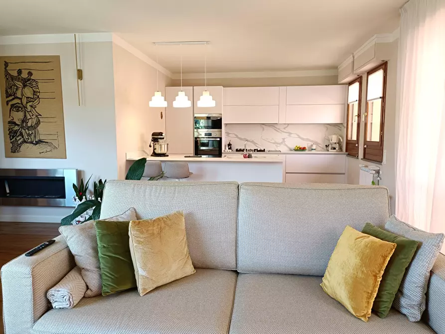 Immagine 18 di Mansarda in vendita  a Capraia E Limite