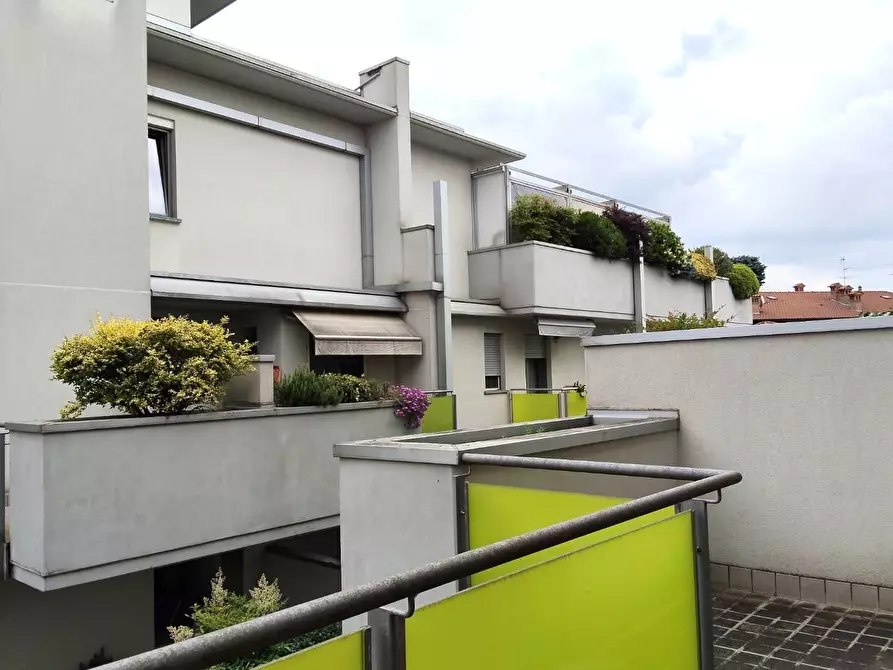 Immagine 13 di Appartamento in affitto  a Ponte San Pietro