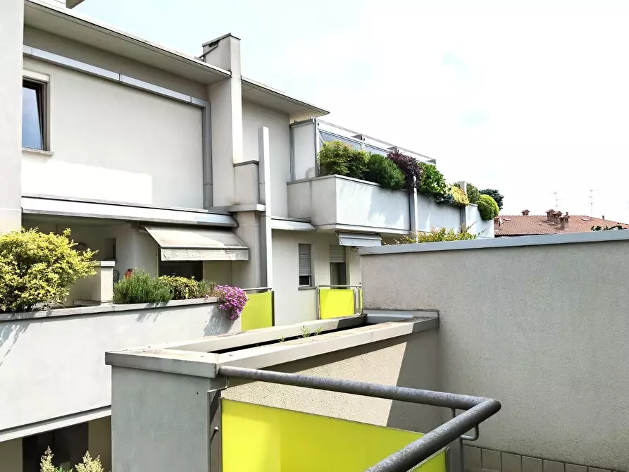 Immagine 11 di Appartamento in affitto  a Ponte San Pietro