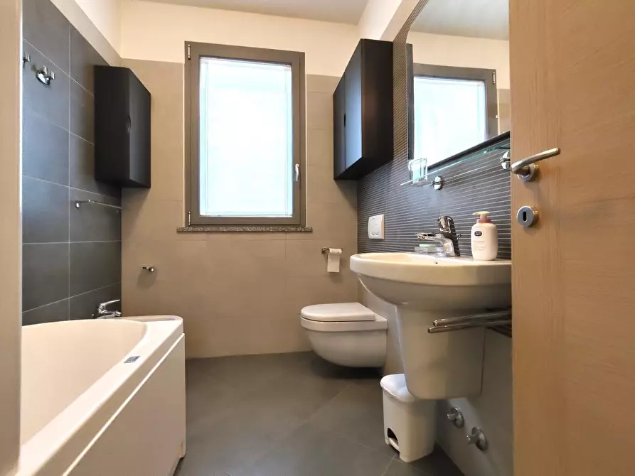 Immagine 22 di Appartamento in affitto  a Ponte San Pietro