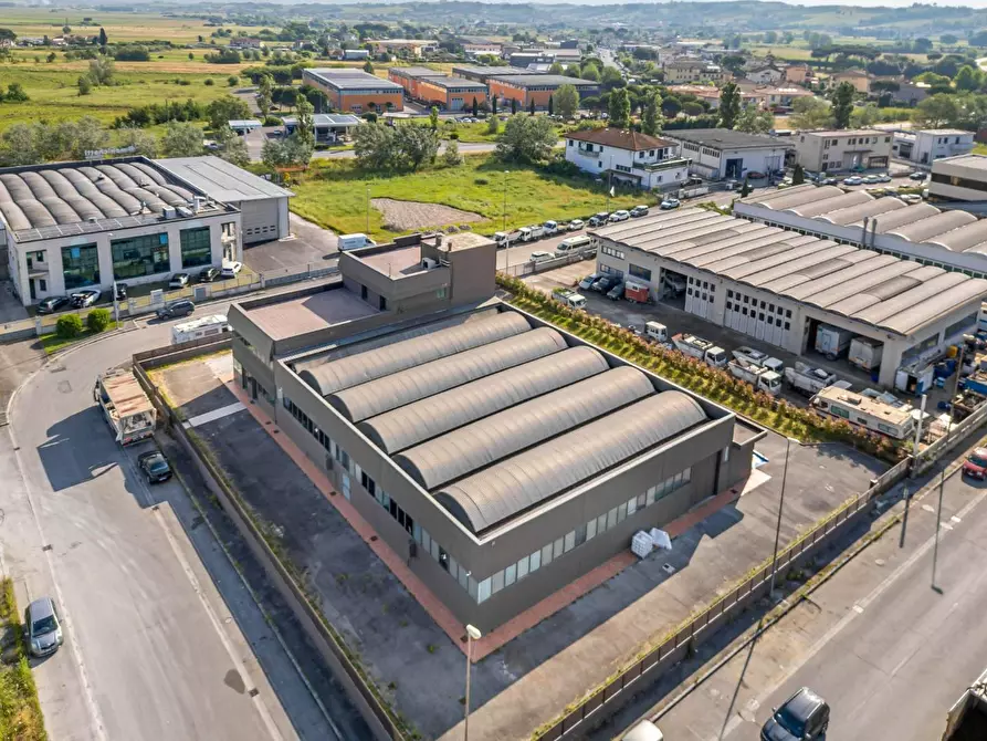 Immagine 15 di Capannone industriale in affitto  a Fucecchio