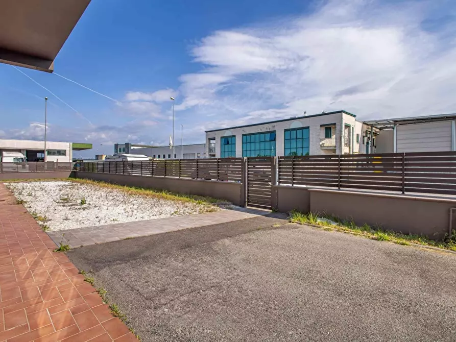 Immagine 7 di Capannone industriale in affitto  a Fucecchio