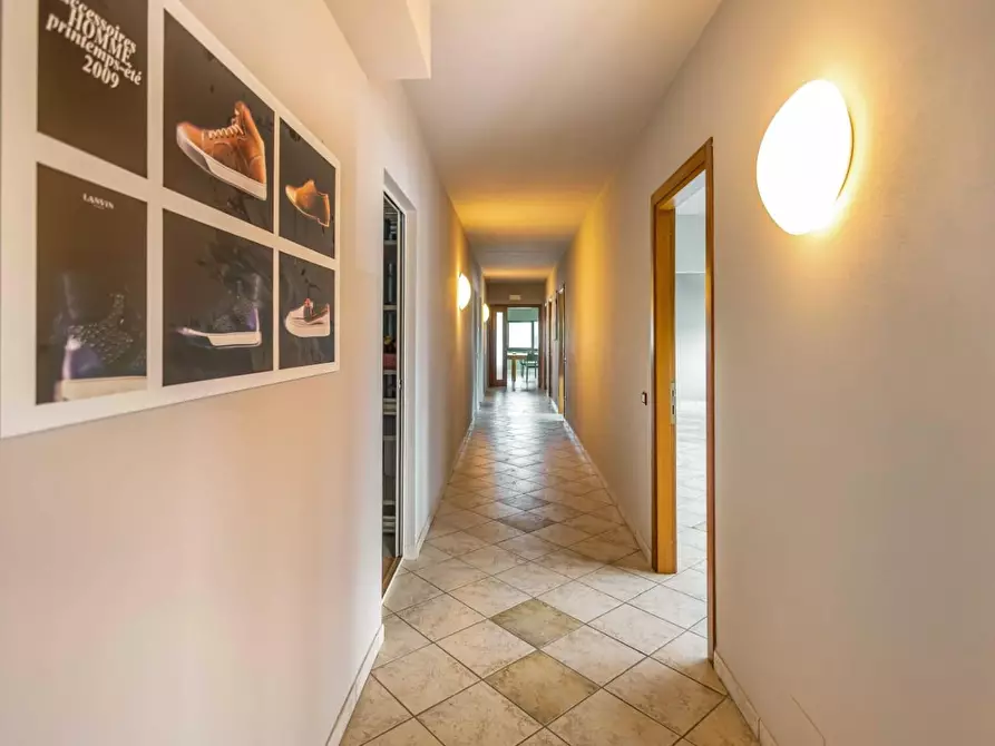 Immagine 20 di Capannone industriale in affitto  a Fucecchio