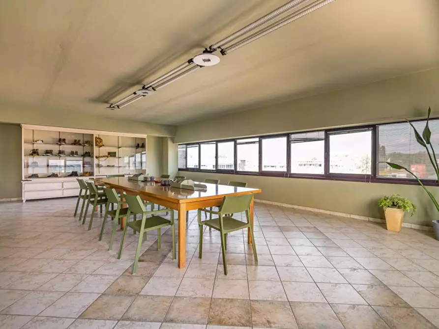 Immagine 21 di Capannone industriale in affitto  a Fucecchio