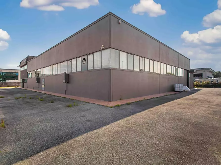 Immagine 4 di Capannone industriale in affitto  a Fucecchio
