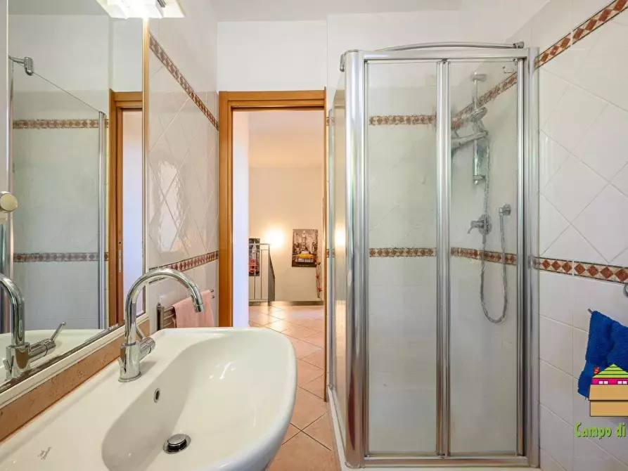 Immagine 23 di Casa semindipendente in vendita  a La Spezia