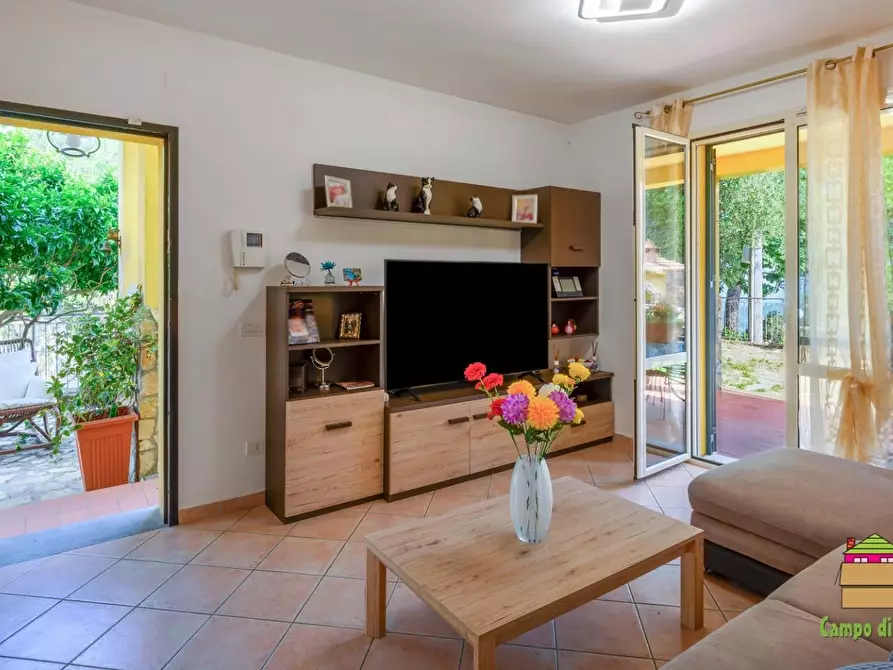 Immagine 11 di Casa semindipendente in vendita  a La Spezia