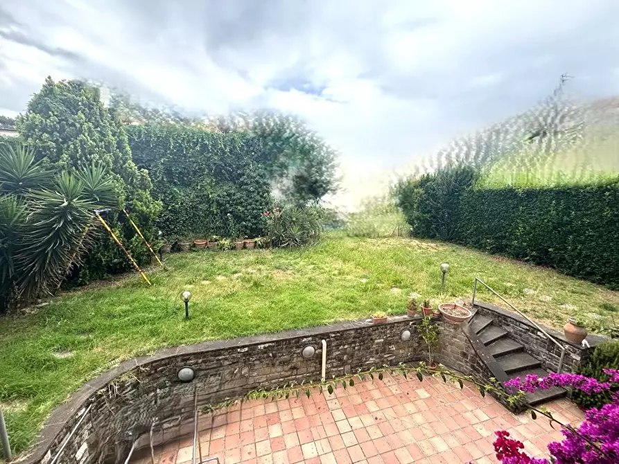 Immagine 9 di Villa in vendita  a Empoli