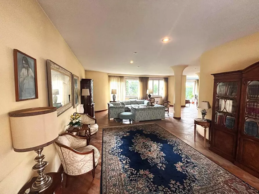 Immagine 3 di Villa in vendita  a Empoli