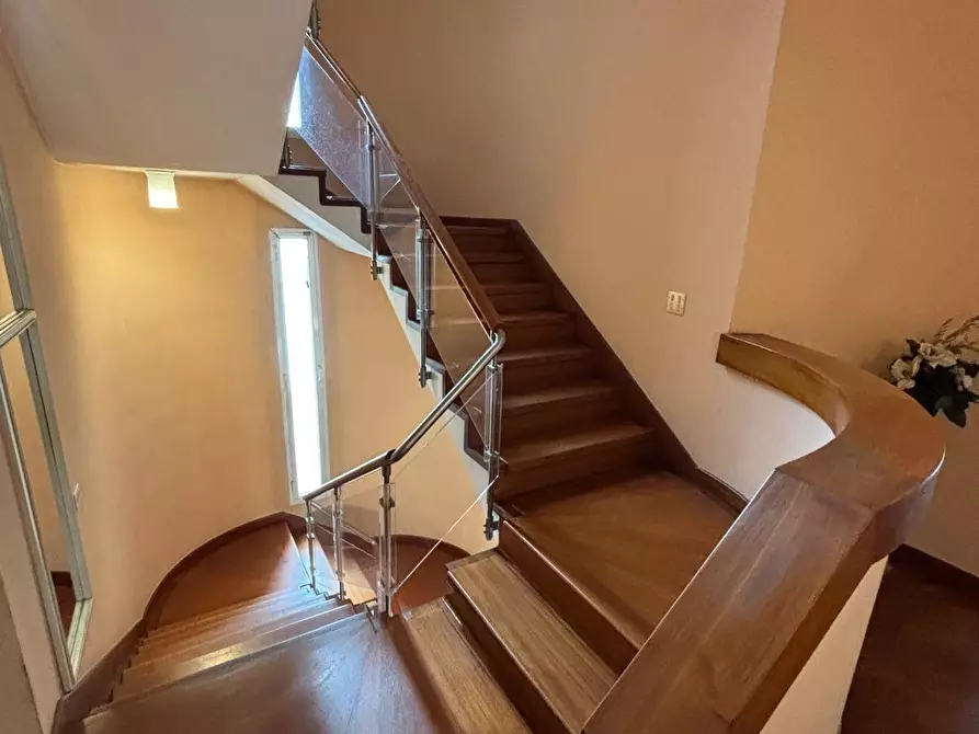 Immagine 18 di Villa in vendita  a Empoli