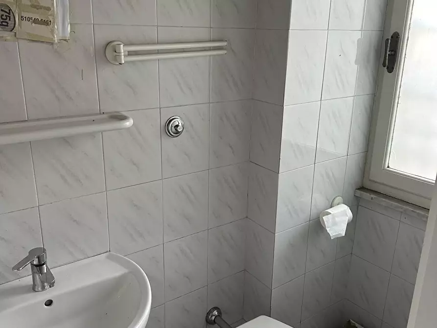 Immagine 3 di Ufficio in vendita  a Pisa