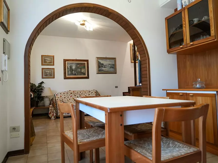 Immagine 7 di Villetta a schiera in vendita  a Massa