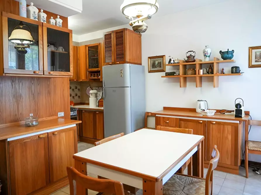 Immagine 9 di Villetta a schiera in vendita  a Massa