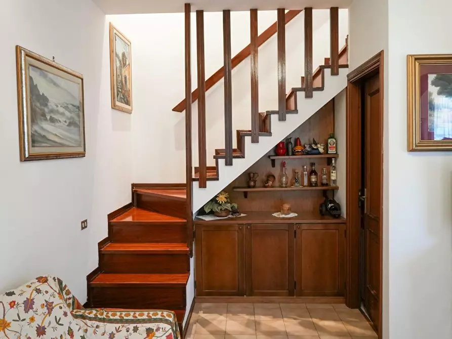 Immagine 16 di Villetta a schiera in vendita  a Massa