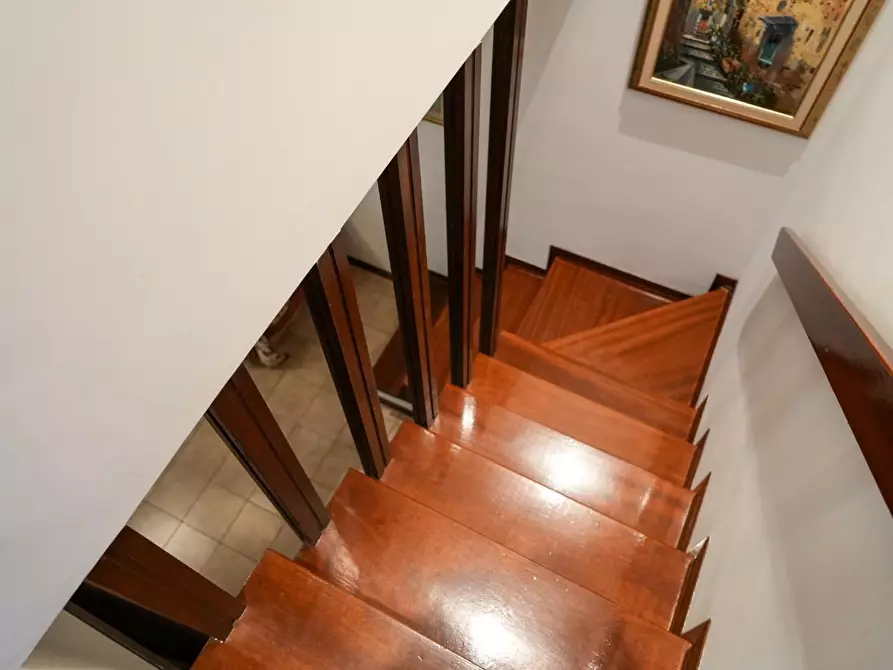 Immagine 32 di Villetta a schiera in vendita  a Massa