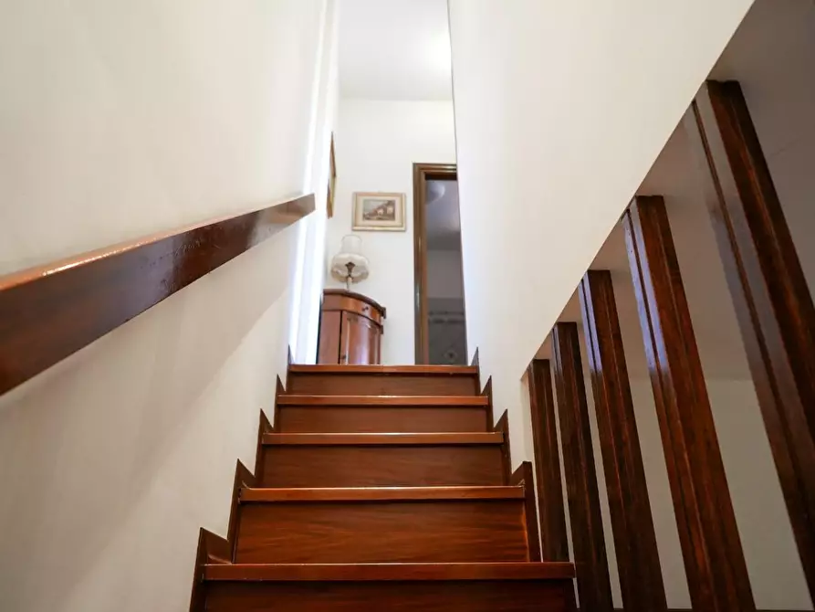 Immagine 19 di Villetta a schiera in vendita  a Massa