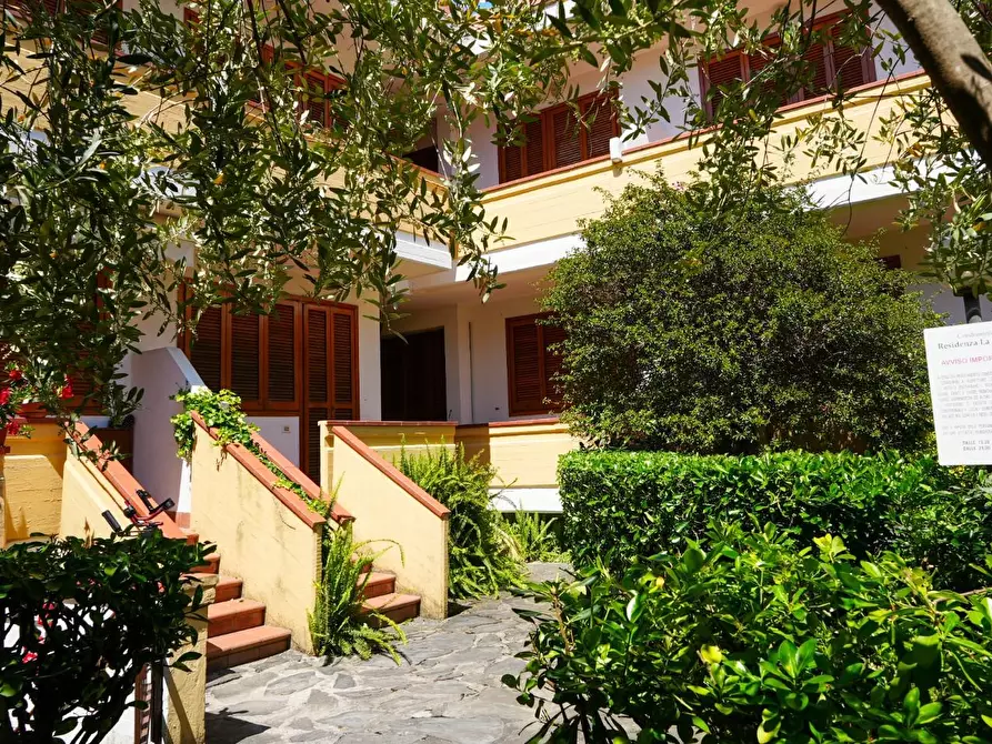 Immagine 33 di Villetta a schiera in vendita  a Massa