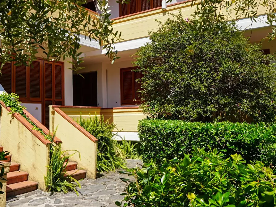 Immagine 37 di Villetta a schiera in vendita  a Massa