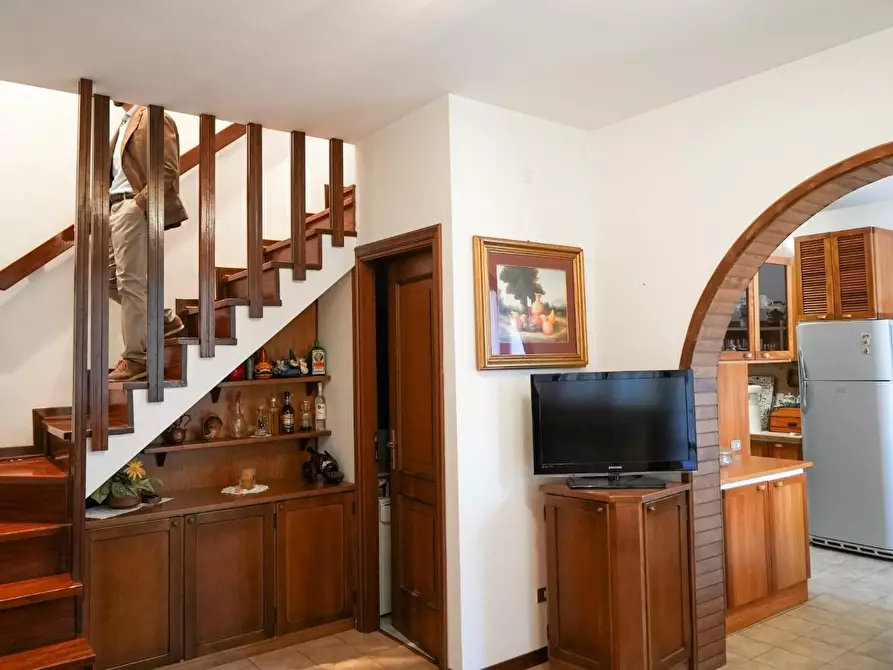 Immagine 12 di Villetta a schiera in vendita  a Massa