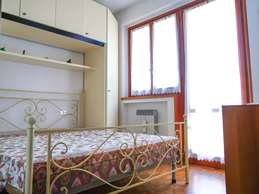 Immagine 21 di Villetta a schiera in vendita  a Massa