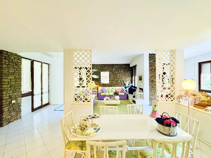 Immagine 16 di Casa indipendente in vendita  a Camaiore