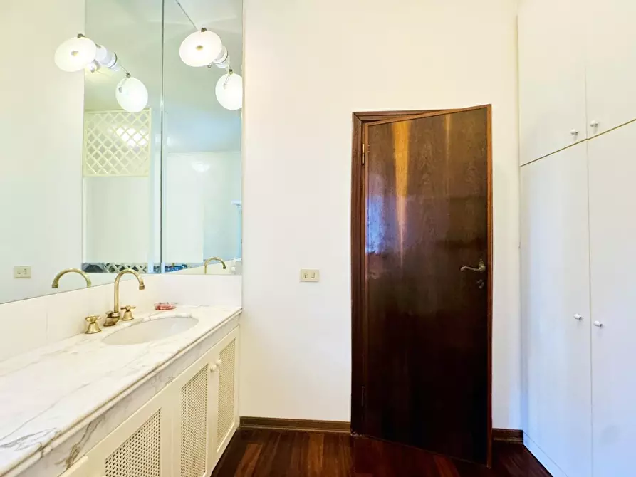 Immagine 67 di Casa indipendente in vendita  a Camaiore