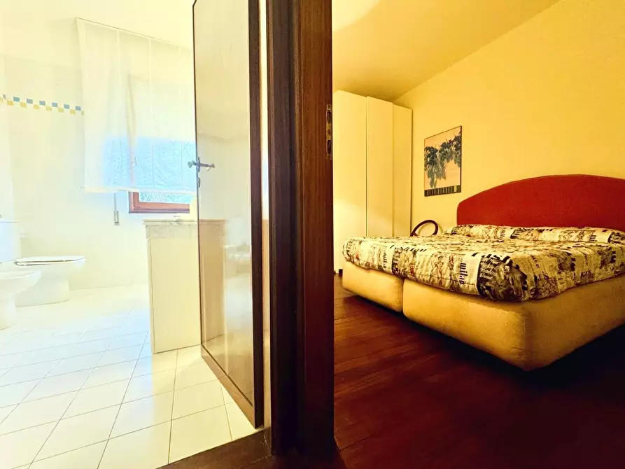 Immagine 50 di Casa indipendente in vendita  a Camaiore