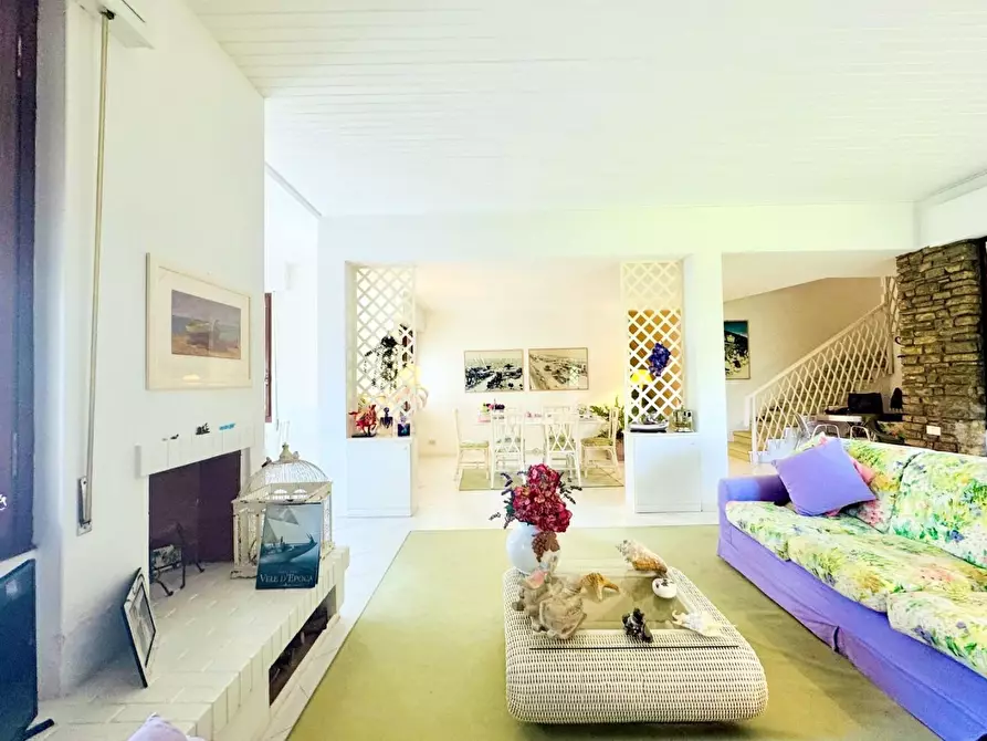 Immagine 6 di Casa indipendente in vendita  a Camaiore