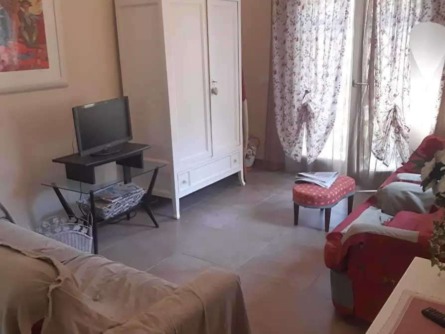 Immagine 6 di Villetta a schiera in vendita  a Montignoso