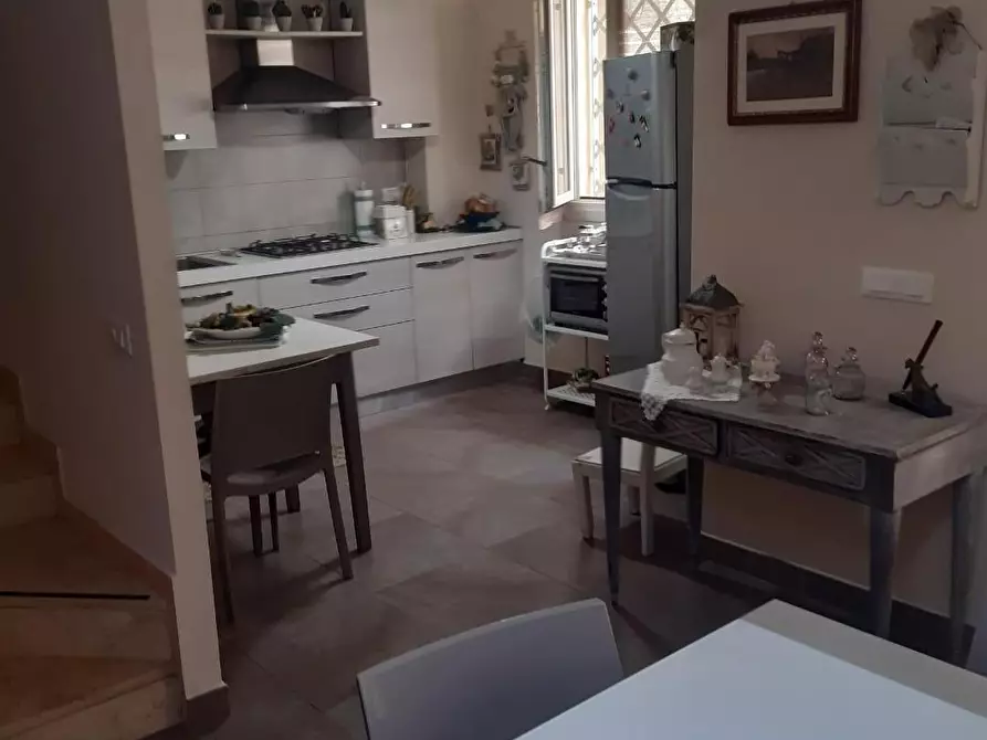 Immagine 2 di Villetta a schiera in vendita  a Montignoso