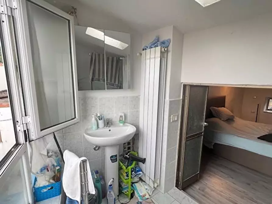 Immagine 23 di Terratetto in vendita  a Massa