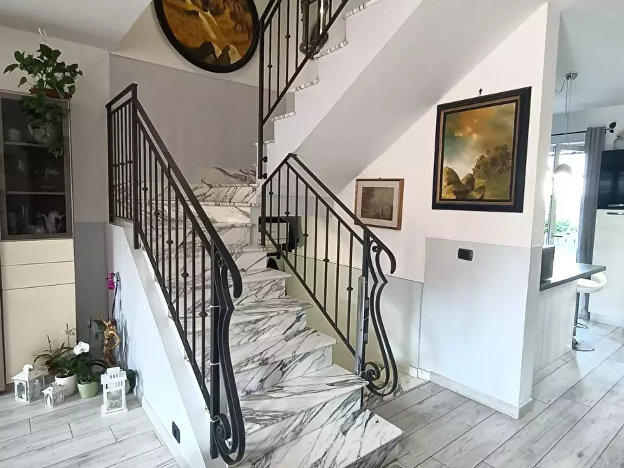 Immagine 14 di Villetta a schiera in vendita  a Carrara