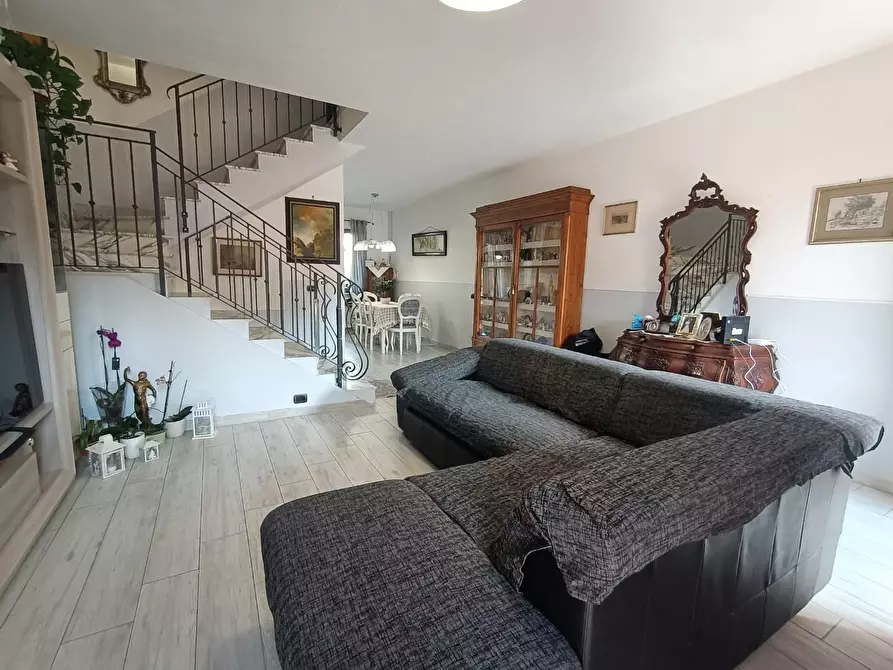 Immagine 3 di Villetta a schiera in vendita  a Carrara