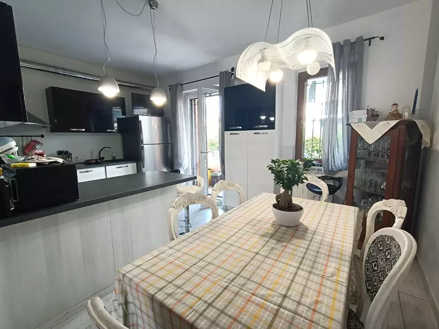 Immagine 10 di Villetta a schiera in vendita  a Carrara