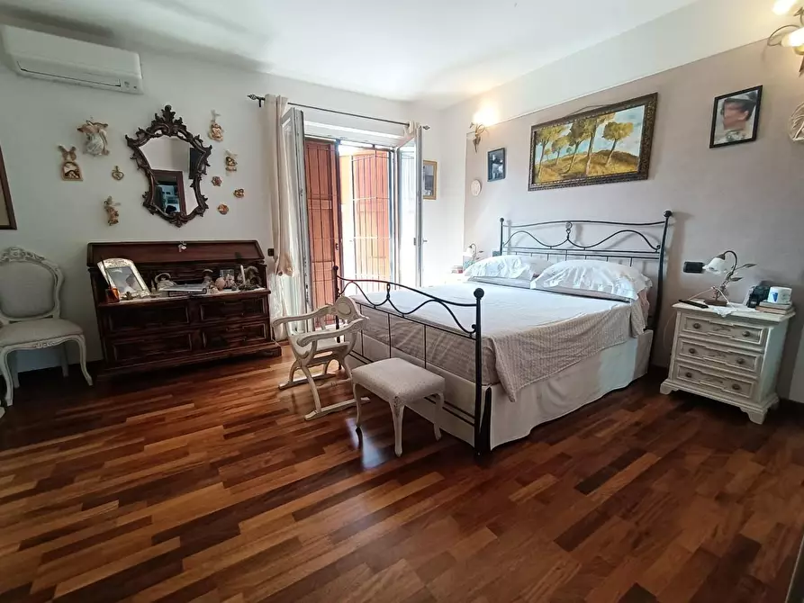 Immagine 17 di Villetta a schiera in vendita  a Carrara