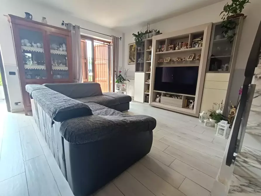 Immagine 7 di Villetta a schiera in vendita  a Carrara