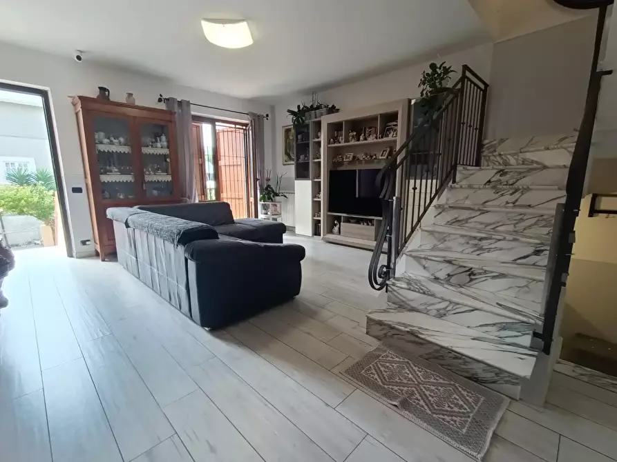 Immagine 4 di Villetta a schiera in vendita  a Carrara