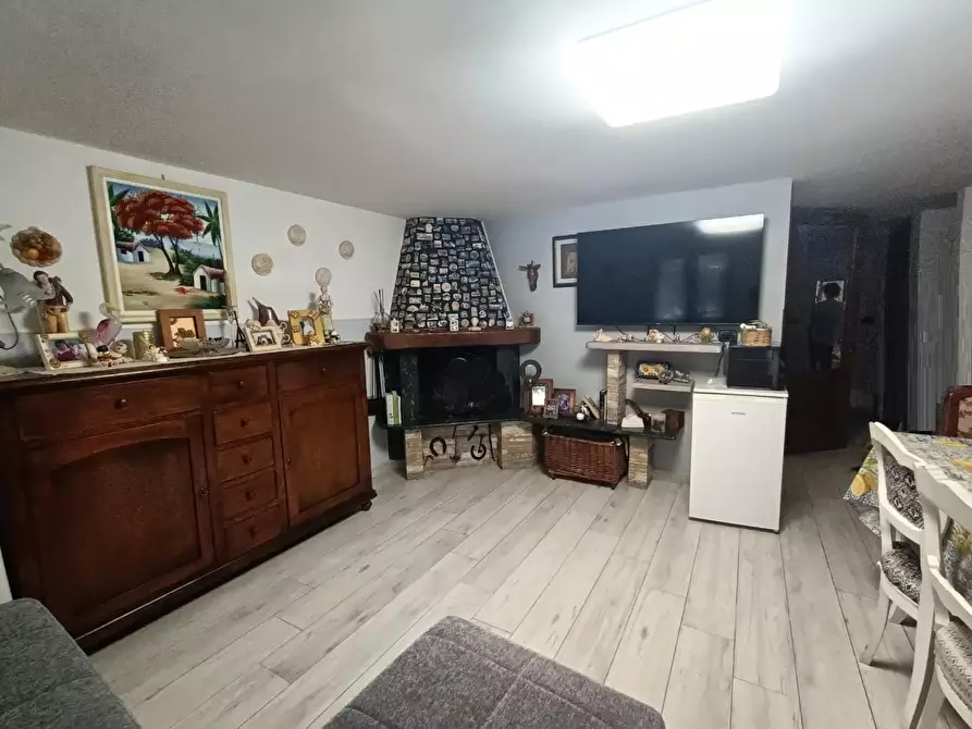 Immagine 34 di Villetta a schiera in vendita  a Carrara