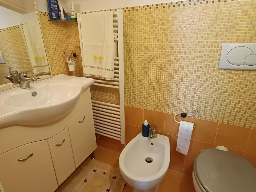 Immagine 28 di Villetta a schiera in vendita  a Carrara