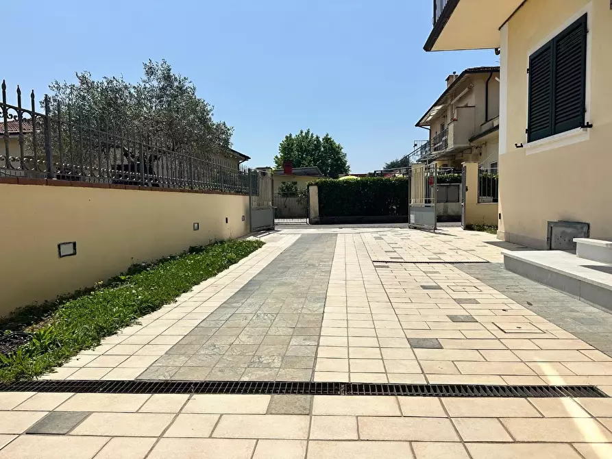 Immagine 38 di Appartamento in vendita  a Camaiore