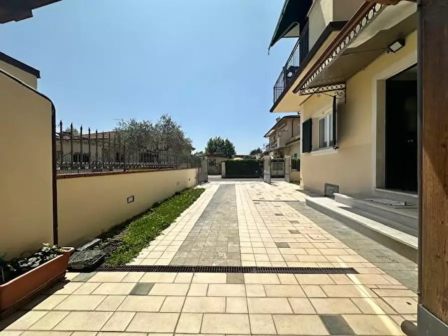 Immagine 19 di Appartamento in vendita  a Camaiore