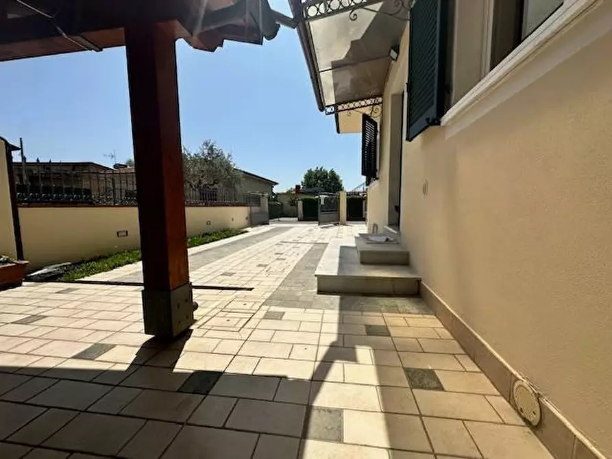 Immagine 18 di Appartamento in vendita  a Camaiore