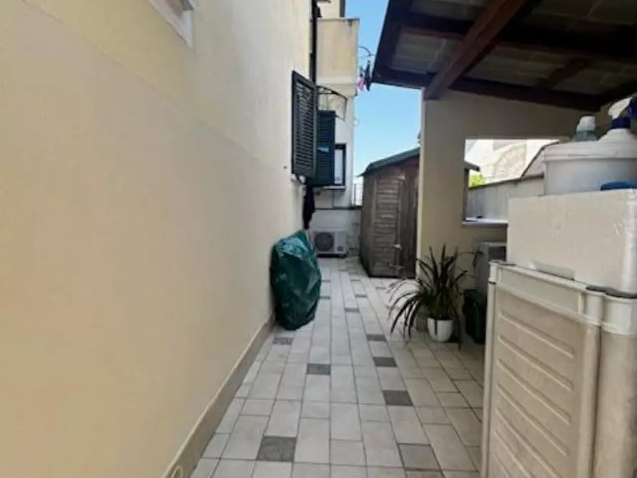 Immagine 21 di Appartamento in vendita  a Camaiore