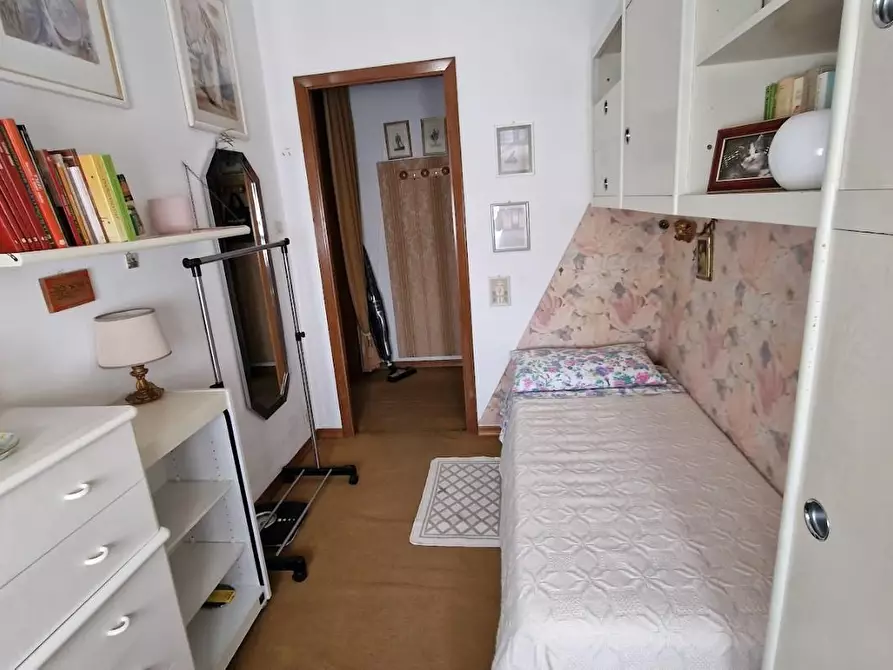 Immagine 14 di Villa in vendita  a Carrara