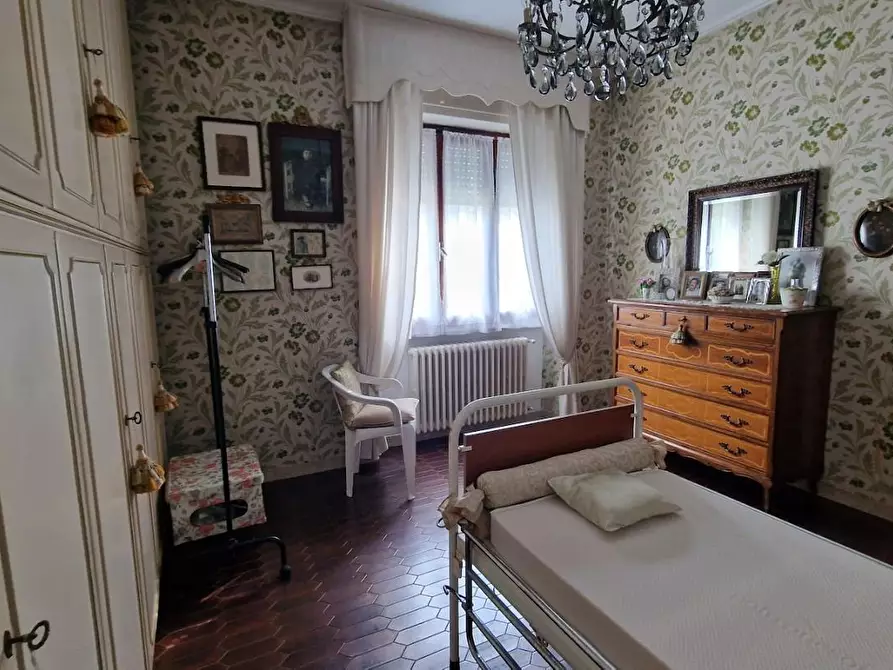 Immagine 12 di Villa in vendita  a Carrara