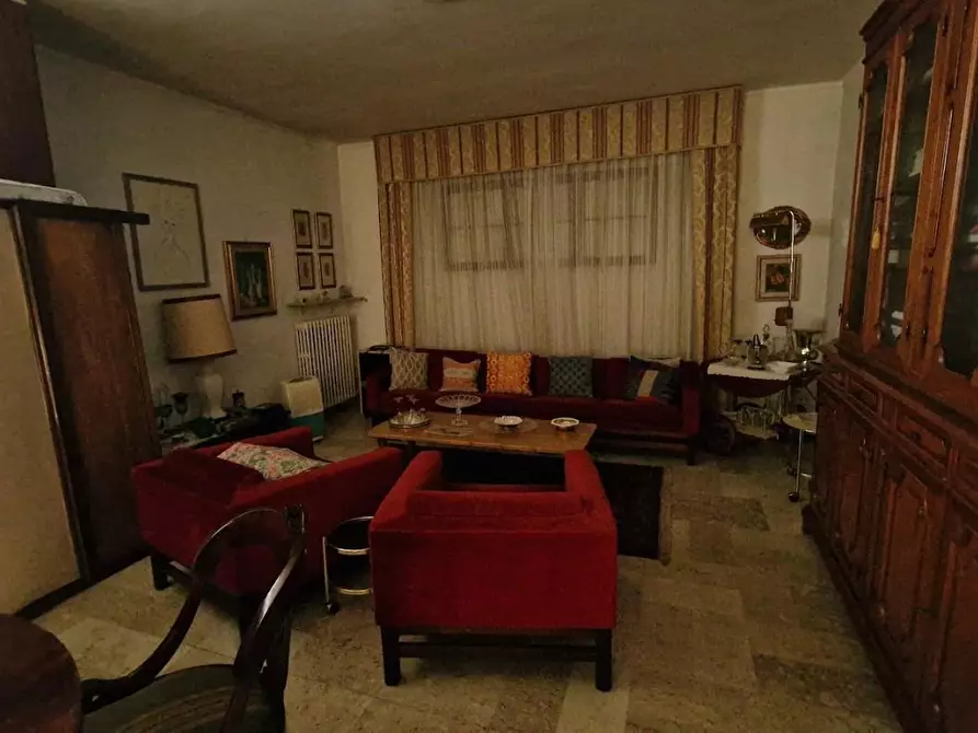 Immagine 5 di Villa in vendita  a Carrara